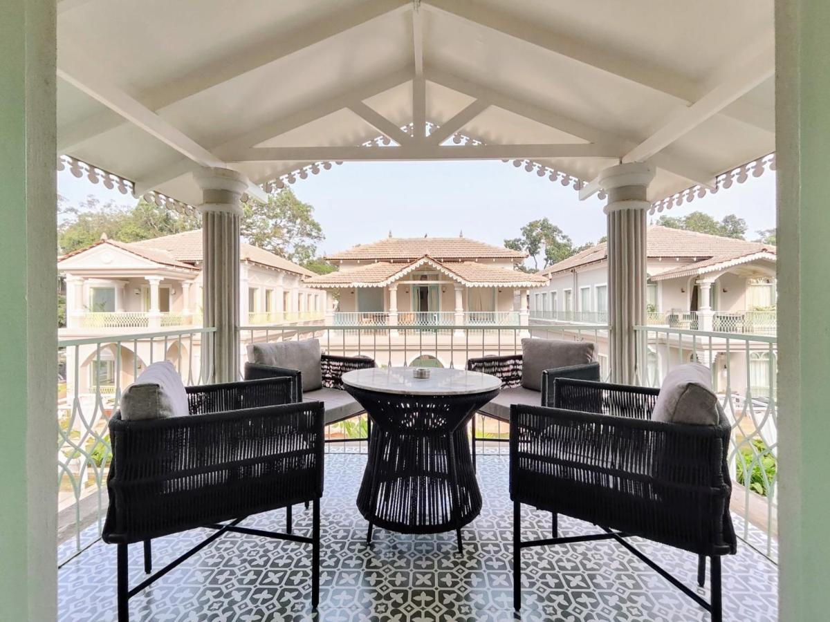Barcelona Villas At Love Story Siolim- 3Bhk Private Pool Villas Exteriör bild